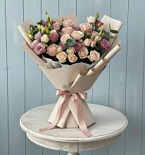 Букет цветов из:  Розы и Лизиантусы в Александроневской