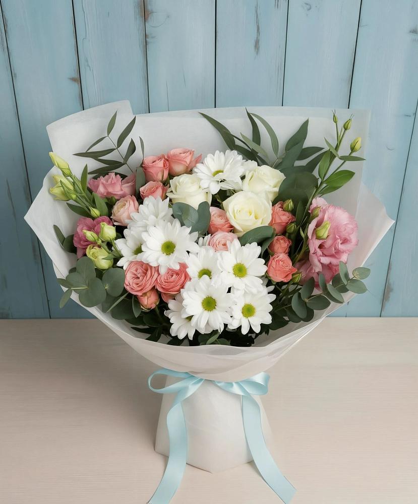 Букет цветов из: Розы, Лизиантусы и Хризантемы в Александроневской