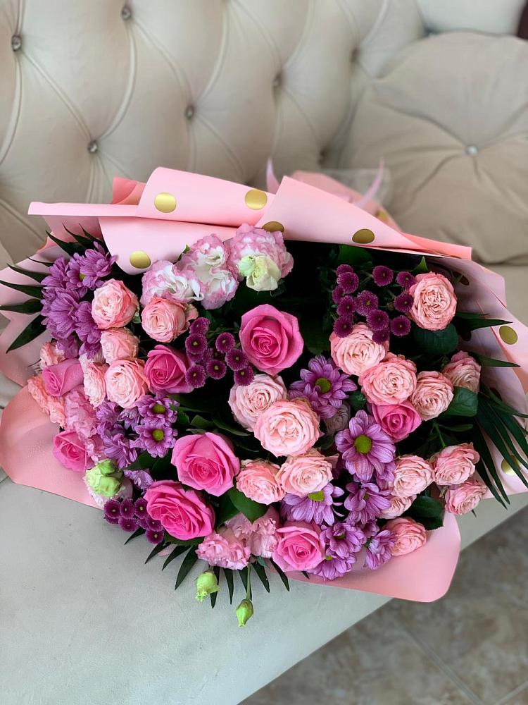 Букет цветов из: Хризантемы, Розы и Лизиантусы в Александроневской