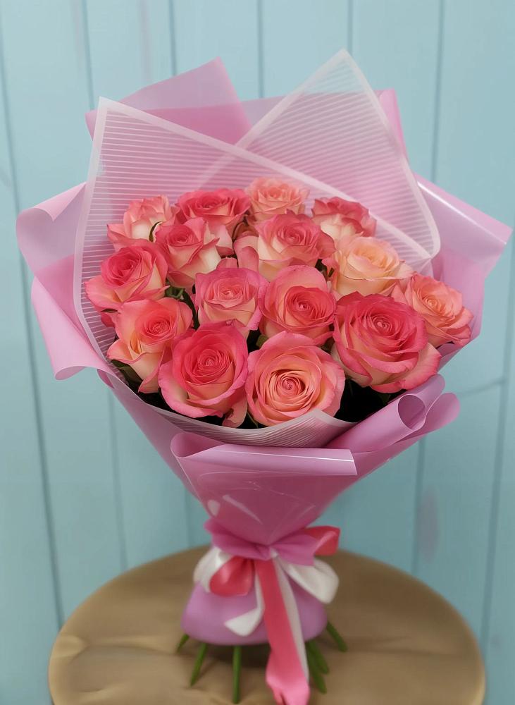 Букет 15 Розовых роз Равель в Александроневской
