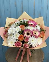 Букет цветов из:  Розы, Герберы и Хризантемы в Александроневской