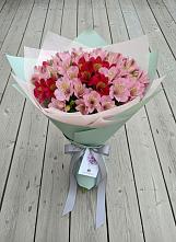 Букет цветов из:  Альстромерии в Александроневской