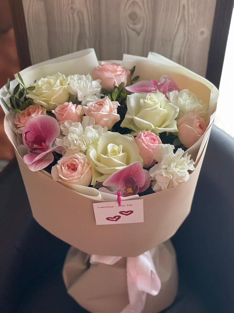 Букет цветов из: Орхидеи, Розы и Гвоздики в Александроневской