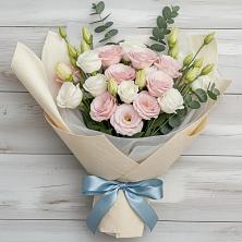 Букет цветов из:  Лизиантусы в Александроневской