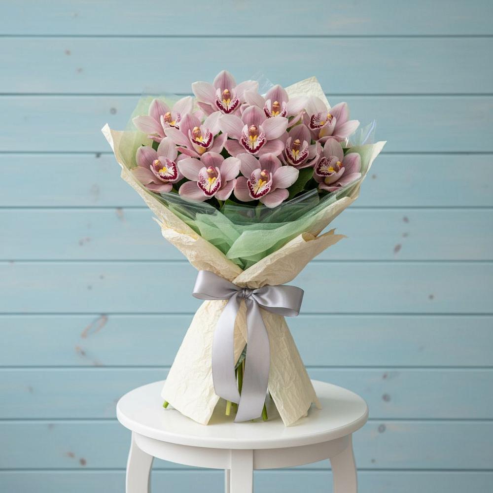 Букет цветов из: Орхидеи и Розы в Александроневской