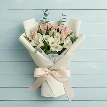Букет цветов из:  Альстромерии в Александроневской