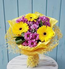 Букет цветов из:  Хризантемы и Герберы в Александроневской