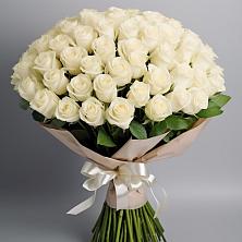 Букет 101 беля роза Белоснежка в Александроневской