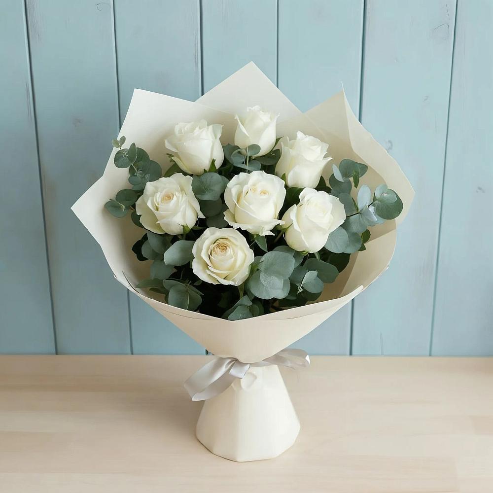 Букет Белые розы в Эвкалипте в Александроневской
