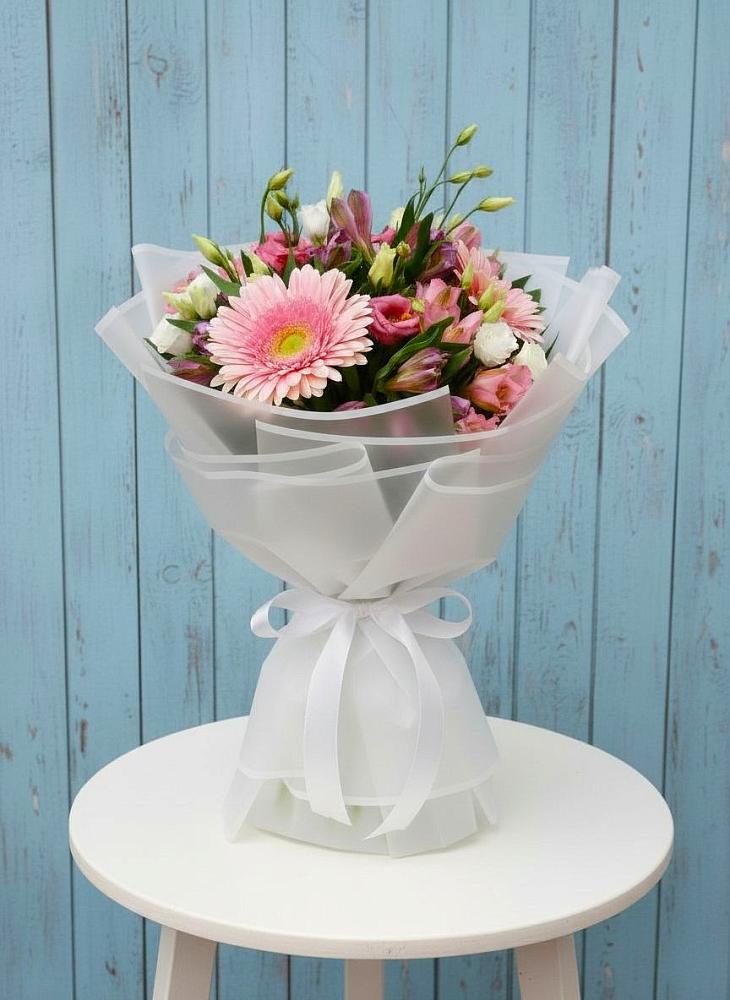 Букет цветов из: Герберы, Альстромерии и Лизиантусы в Александроневской