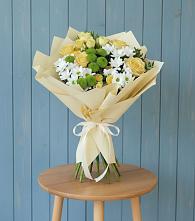 Букет цветов из:  Хризантемы и Розы в Александроневской