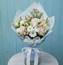 Букет цветов из:  Розы и Лизиантусы в Александроневской