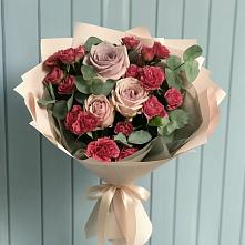 Букет цветов из:  Гвоздики и Розы в Александроневской