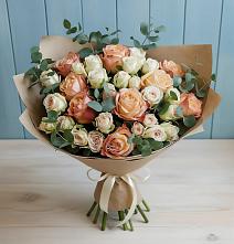 Букет цветов из:  Альстромерии и Розы в Александроневской