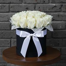 Цветочная композиция из Розы в шляпной коробке в Александроневской